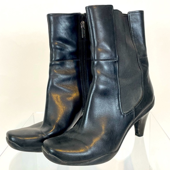 KENNETH COLE BOOTIE HEEL - Picture 1 of 6